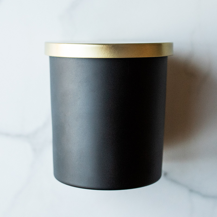 Side view of matte tumbler jar with a lid.
