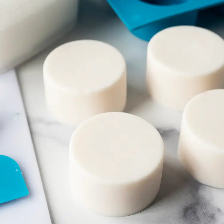 Stephenson Solid Shampoo Bar Melt & Pour Base – Voyageur Soap & Candle