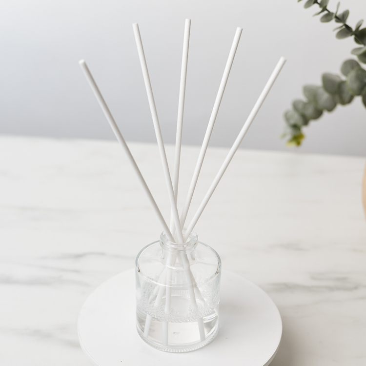 Round Reed Diffuser Bottle with White Fiber Reeds