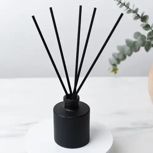 Matte Black Round Reed Diffuser Bottle with Black Fiber Reeds