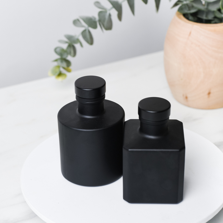 Matte Black Round Bottle Stopper with Matte Black Cube and Round Diffuser Bottle